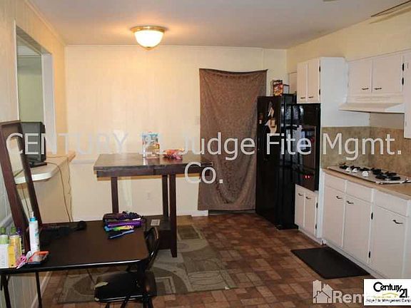 3rd image of 235 Moore St