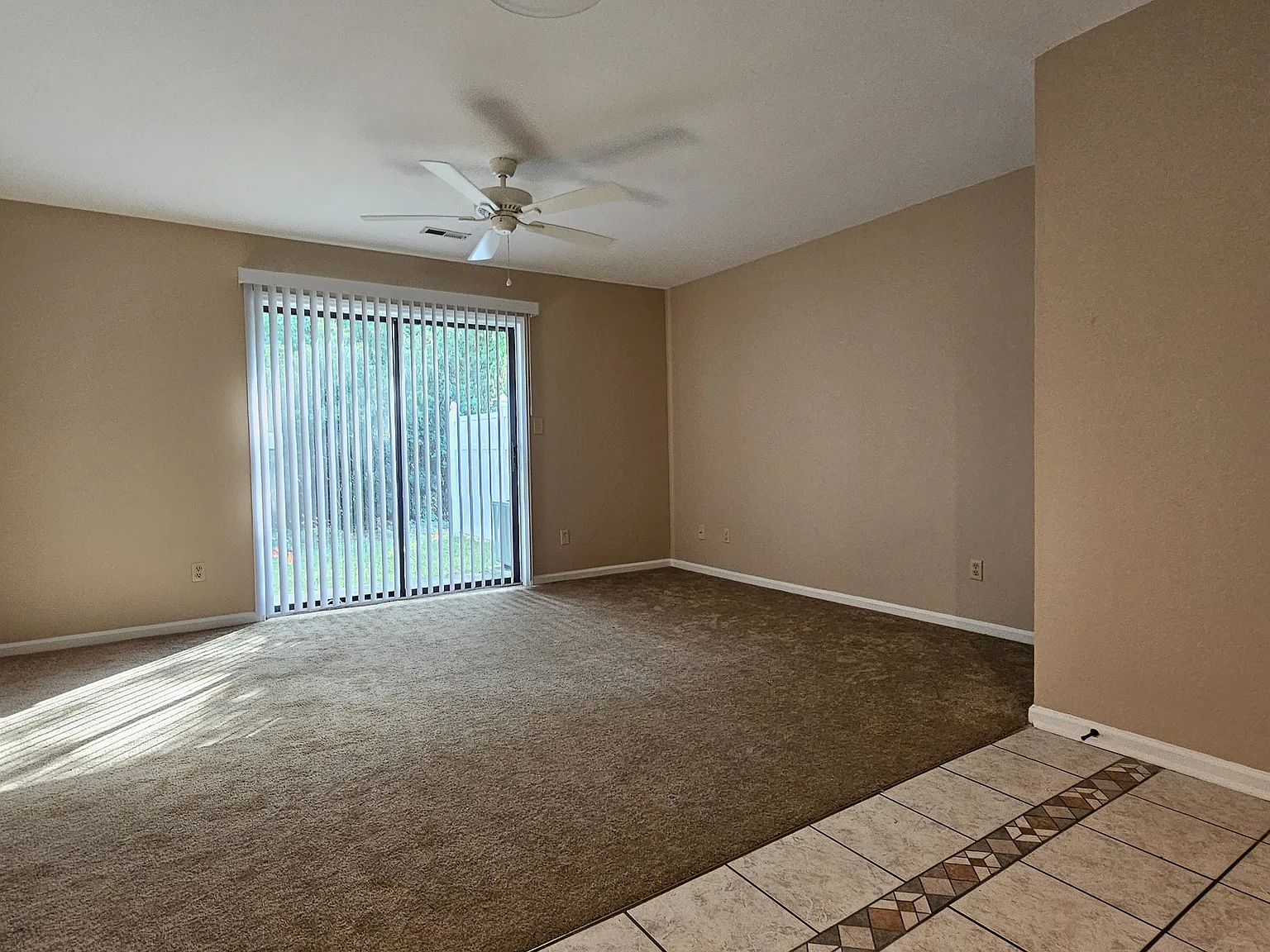 2 bed, 1.5 bath, 1120 sqft, $1,495 — Photo 2