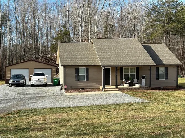 450 Price Farm Rd, Stokesdale, NC 27357