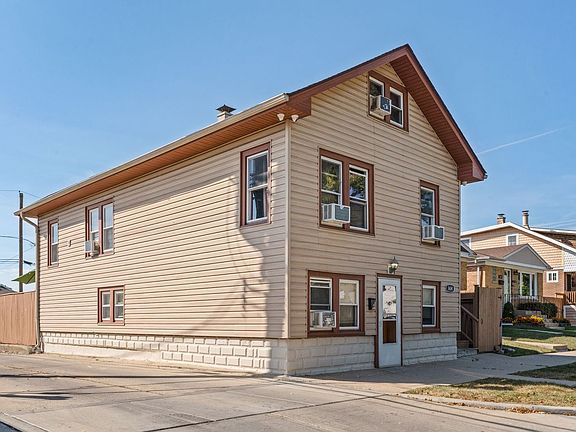 2nd image of 3614 N Oketo Ave