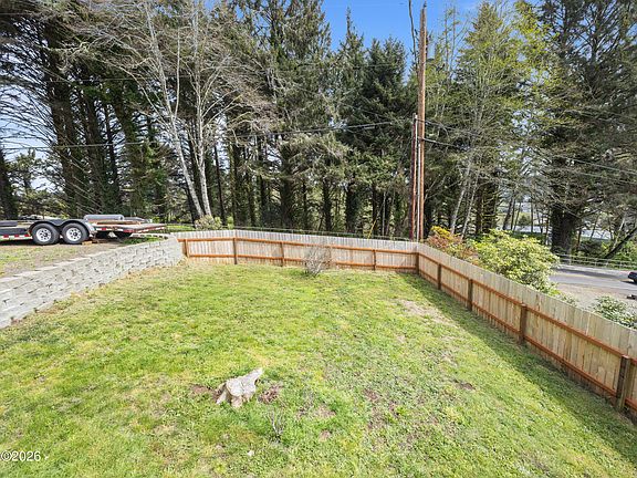 5th image of 2506 NE 36th Dr