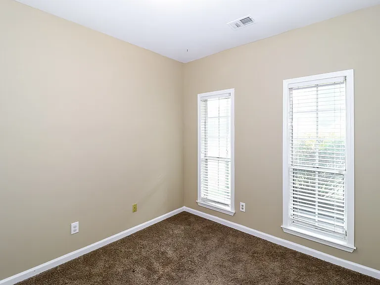 8170 Timber Knoll Ln — Photo 10
