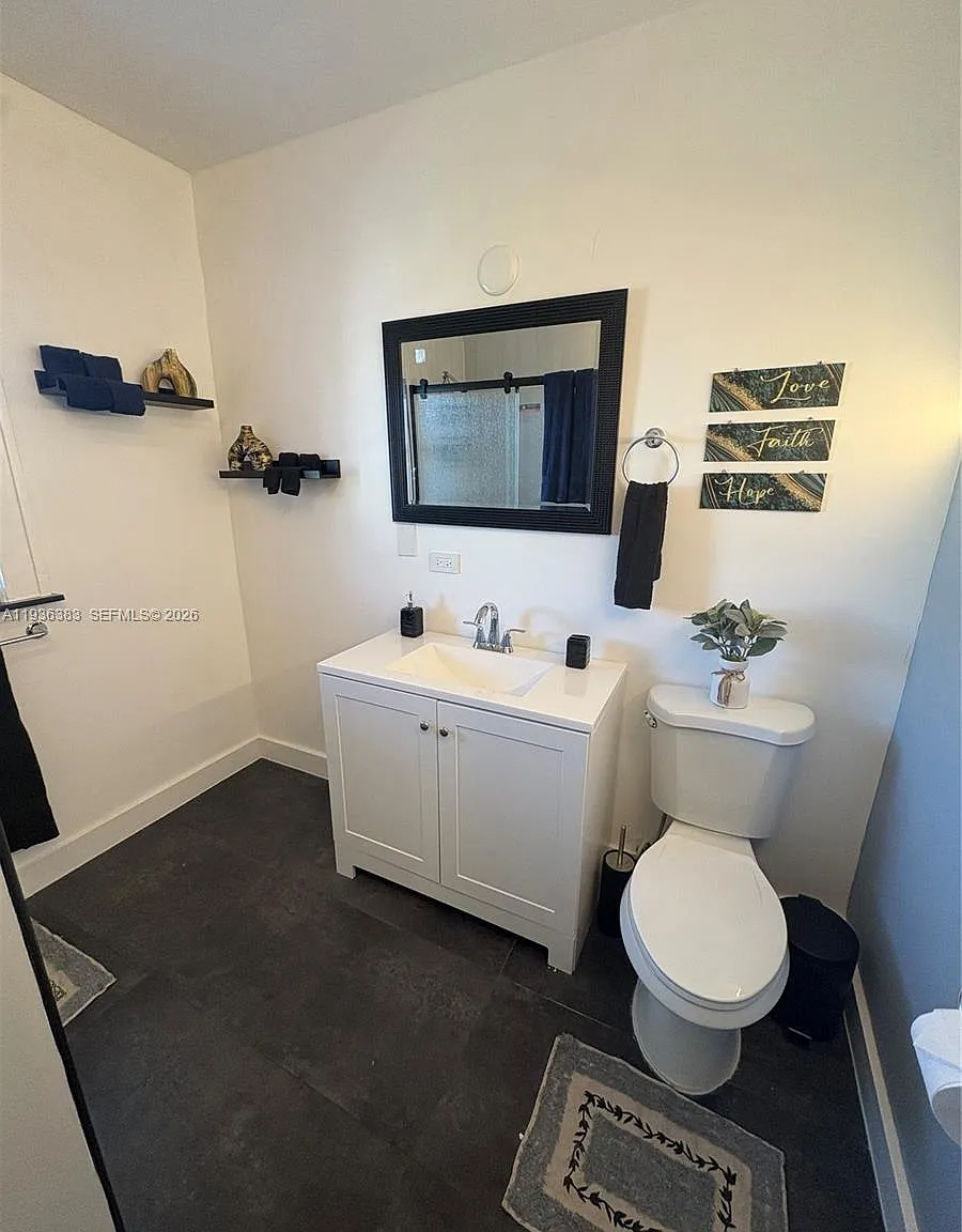 1 bed, 1.0 bath, 820 sqft, $2,000 — Photo 4