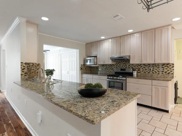 11 Eglin Dr, Shalimar, FL 32579