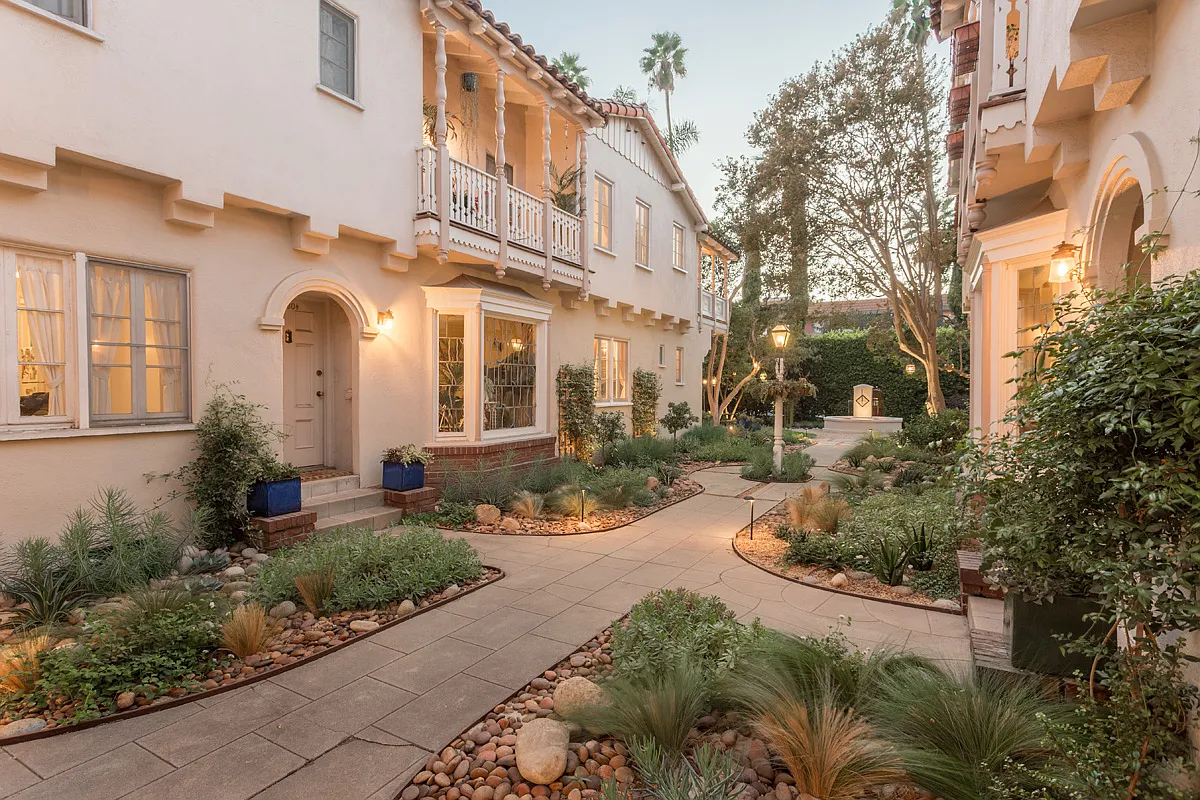 2 bed, 1.5 bath, 1350 sqft, $6,495 — Photo 4