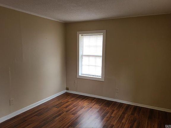 4th image of 1805 Goodwin Ave