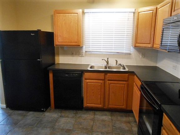 2nd image of 128 Winesap St
