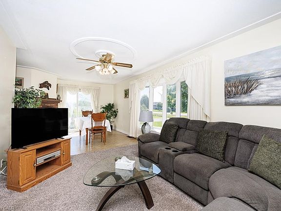 5th image of 6155 Rainham Rd