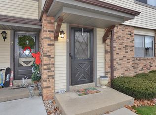 5728 Cambridge Cir, Racine, WI 53406