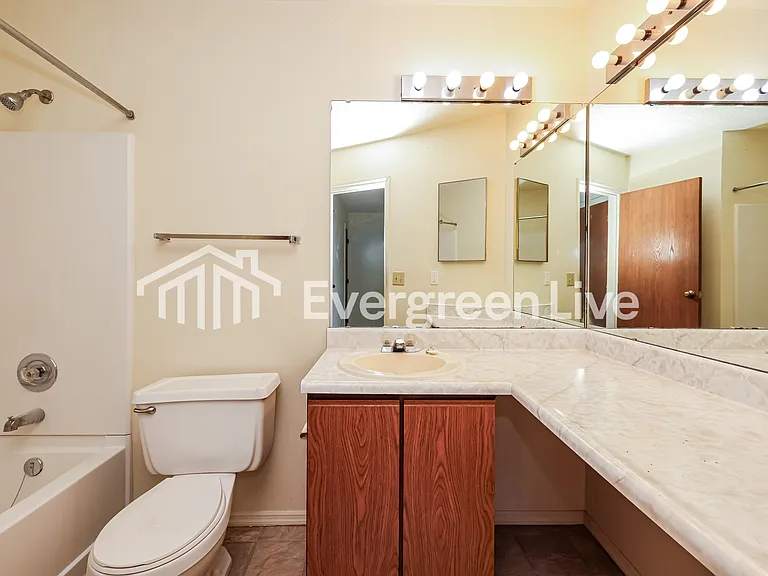 9722 Nettleton Park — Photo 10