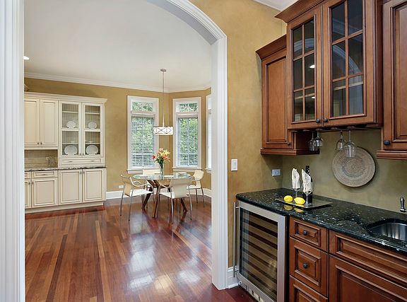 5th image of 2347 Bellevue Pl