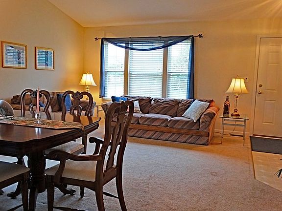 5th image of 681 Waterford Ln