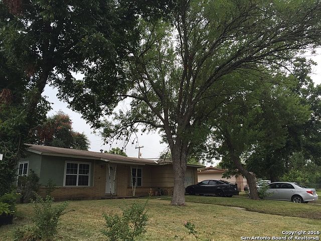 1st image of 210 Colebrook Dr