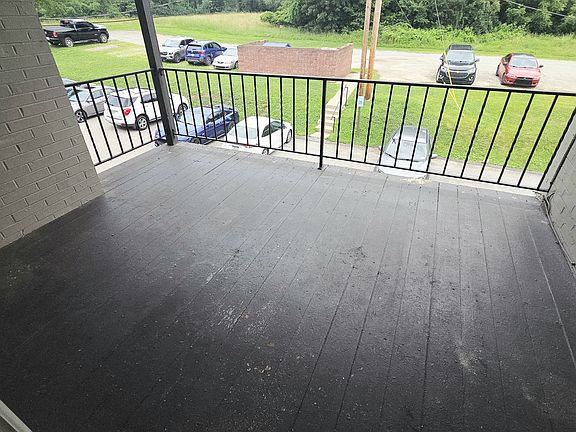 4th image of 111 Pine Dr #10