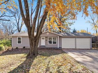 11 Highland Dr, Saint Charles, MO 63303