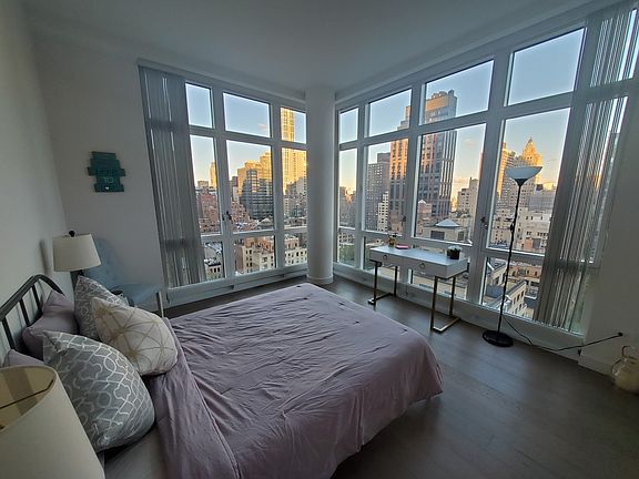 5th image of 305 E 51st St APT 17F