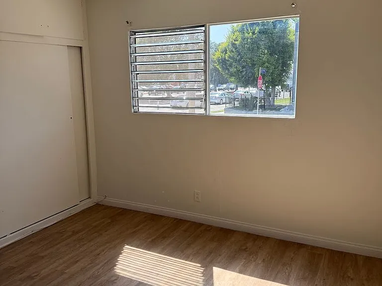 4729 San Vicente Blvd — Photo 13