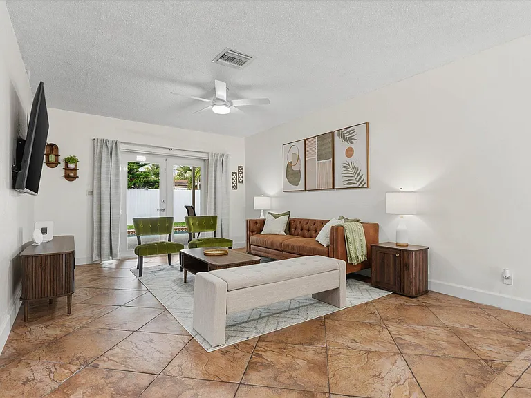 6515 SW 8th Pl — Photo 8