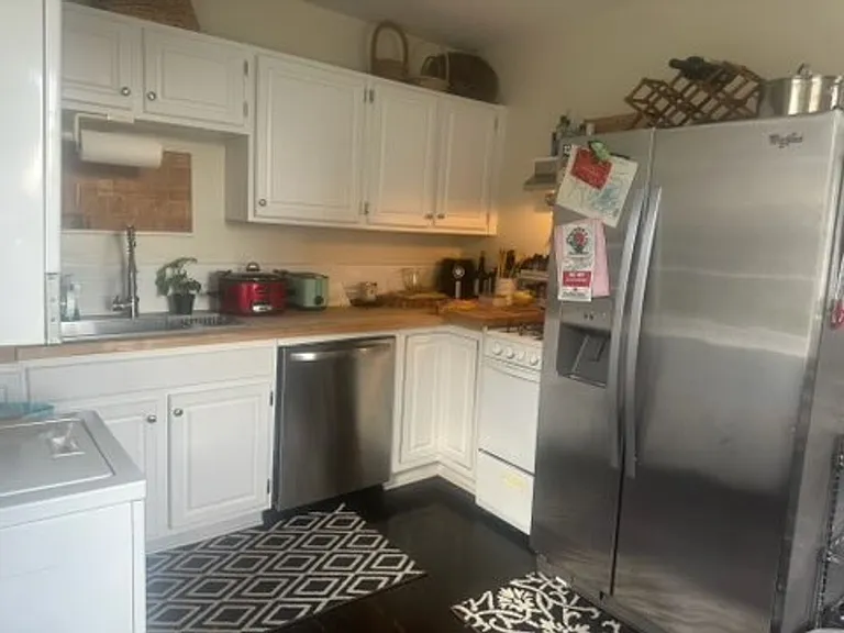 118 E Harris St — Photo 8