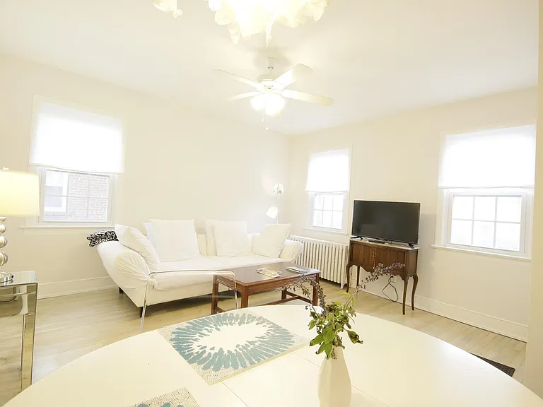 2228 40th St NW #2 — Photo 3