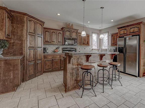 5th image of 18213 Belinda Dr