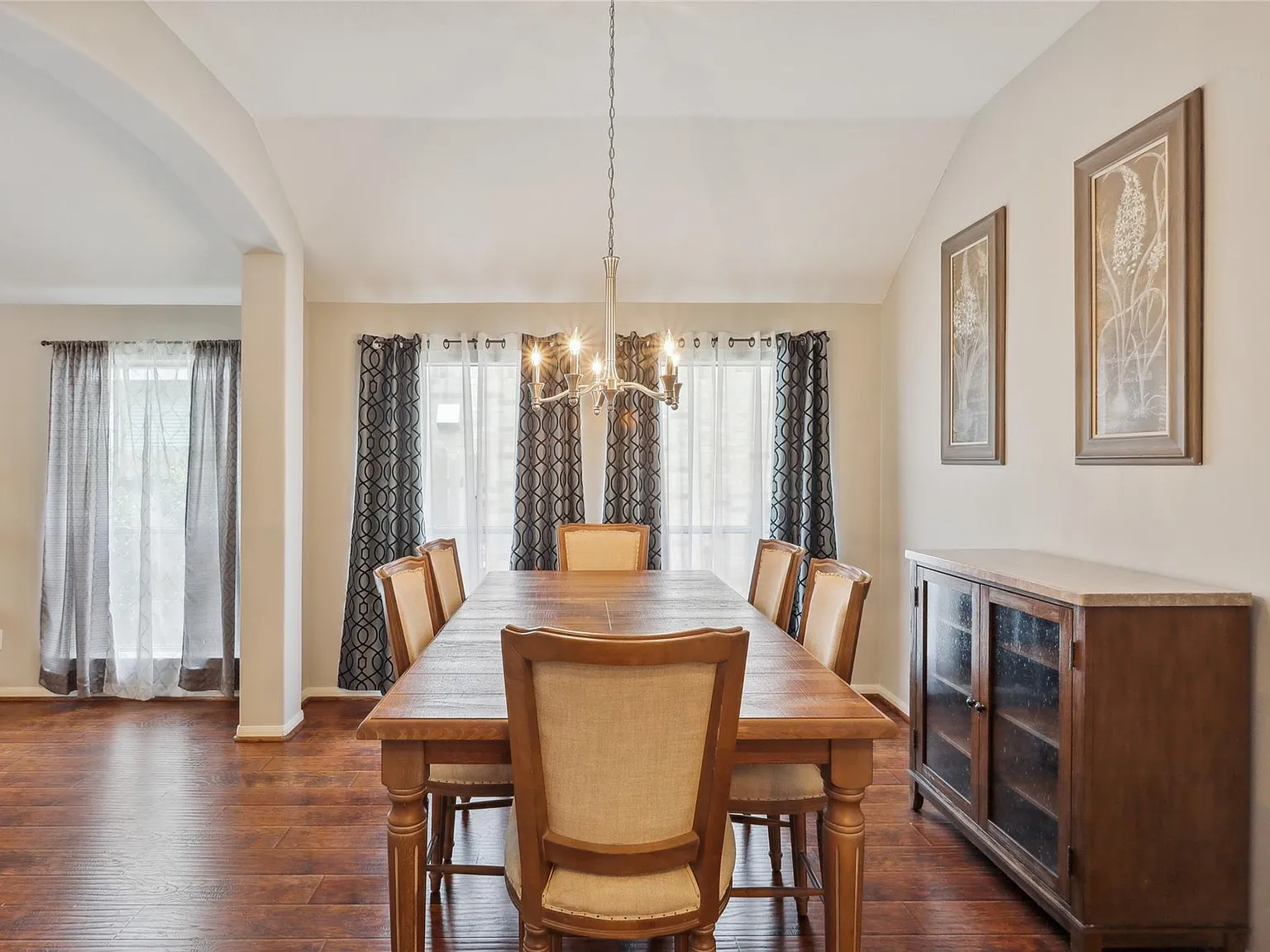 4 bed, 2154 sqft, $3,500 — Photo 4