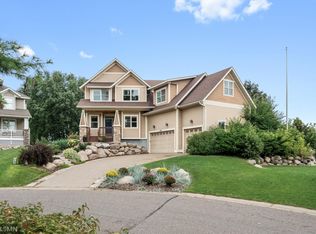 2651 Red Pine Cir E, Maplewood, MN 55119