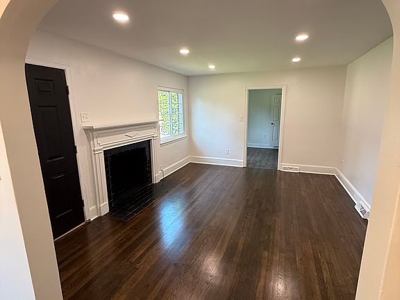 3rd image of 3507 Rogers St