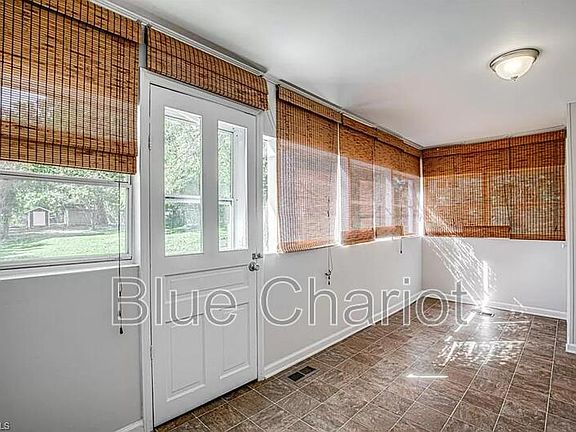 5th image of 528 Short St