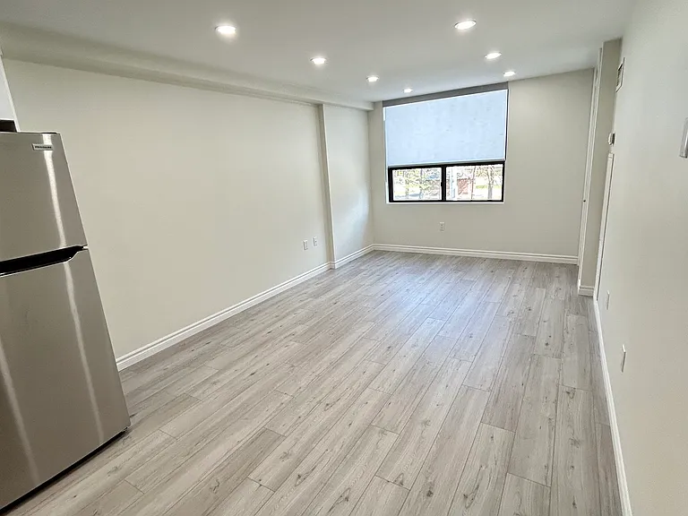 190 Gage Ave S #105 — Photo 5