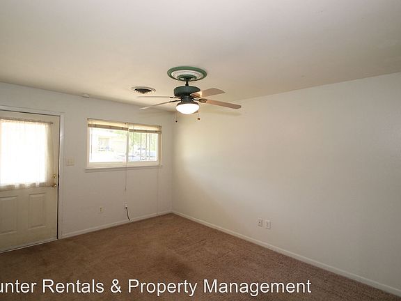 3rd image of 902 Cove Ave