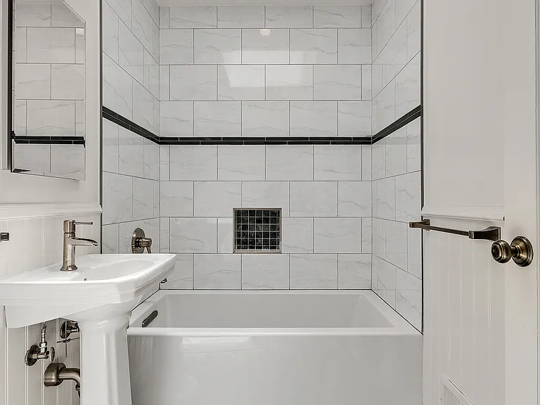 318 Allison St — Photo 17