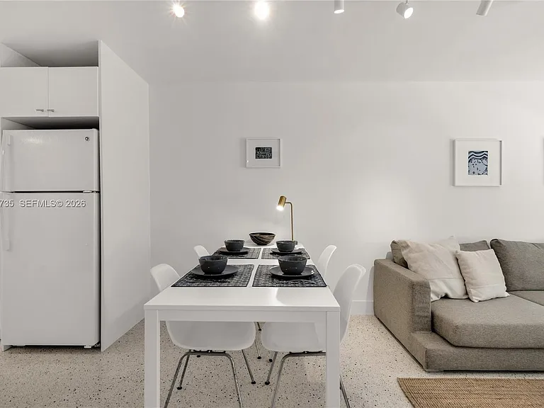 836 SW 1st St #102 — Photo 8