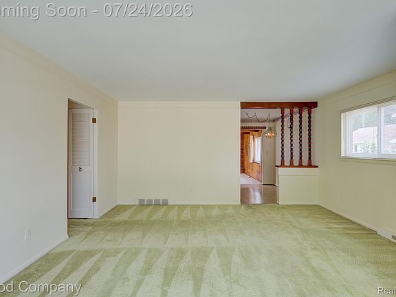 3rd image of 1815 Massoit Rd