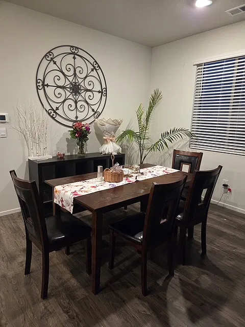 3 bed, 1434 sqft, $2,750 — Photo 3