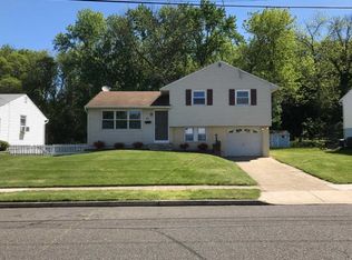 41 Linden Rd, Burlington, NJ 08016
