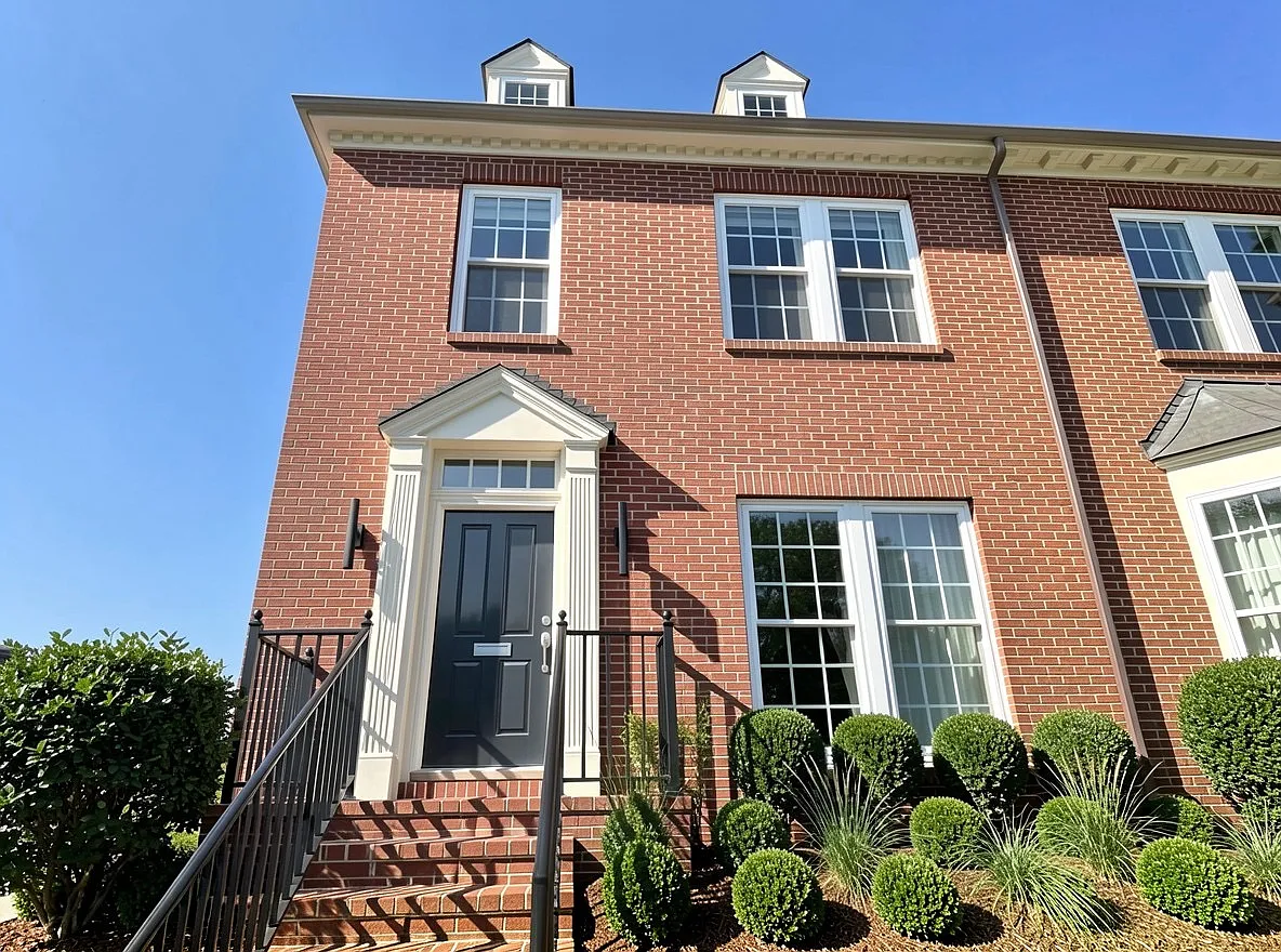 4 bed, 2800 sqft, $3,350 — Photo 2