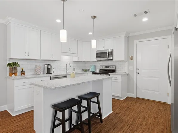 20 Saw Mill Dr #301, North Kingstown, RI 02852