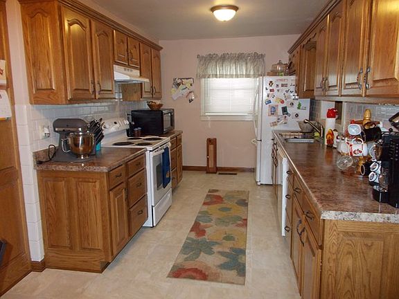 5th image of 105 McFarland Dr