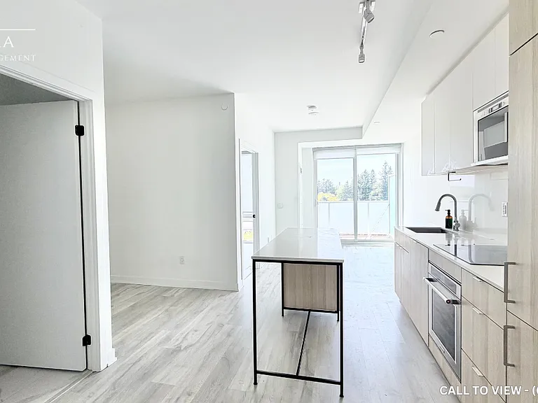 215 Lakeshore Rd W #528 — Photo 2