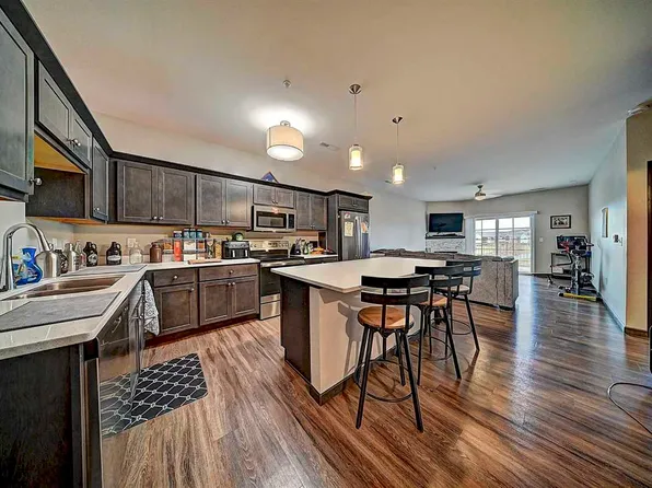 2869 Spring Rose Cir #207, Coralville, IA 52241