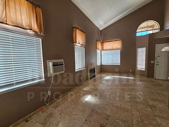 4th image of 605 Iona Ct