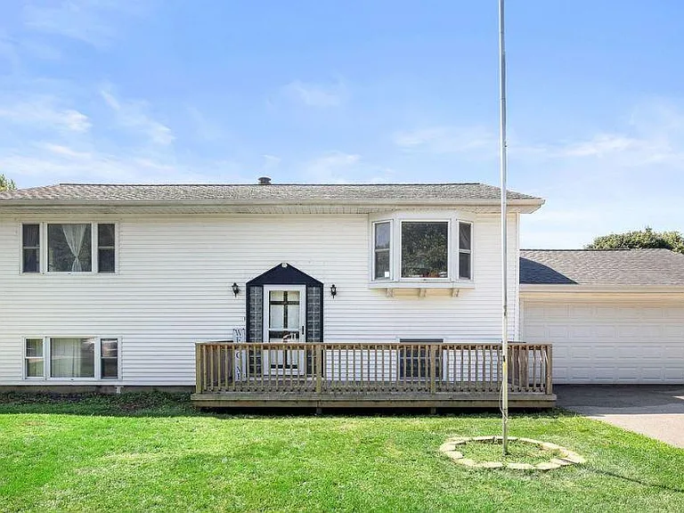 23527 W Anderson St — Photo 1
