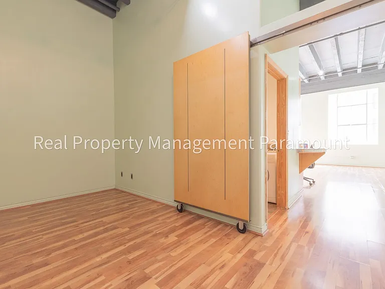 312 W 5th St #213 — Photo 10