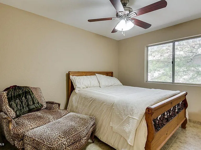 1380 W Whitten St — Photo 14