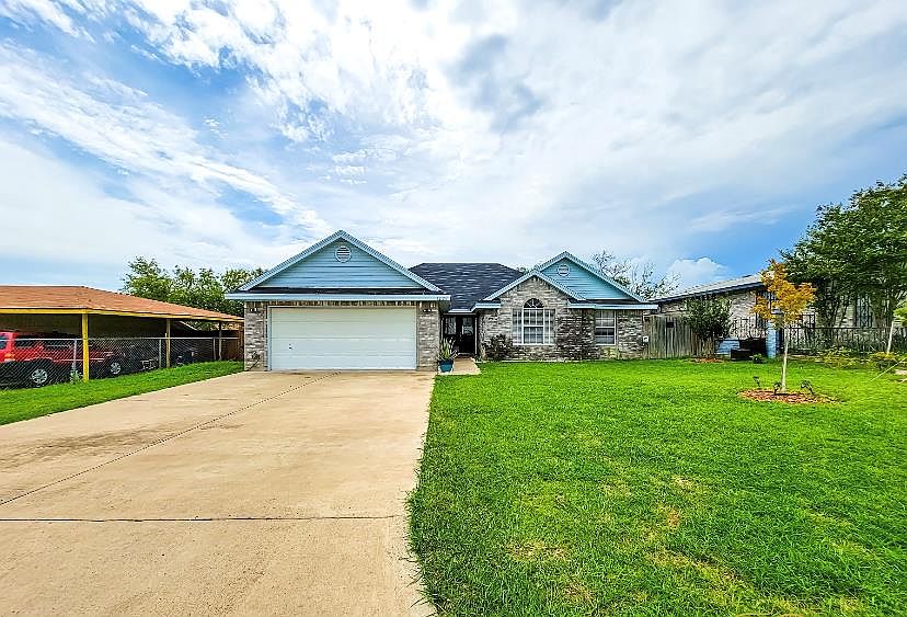 1st image of 1223 Meadow Wood Dr