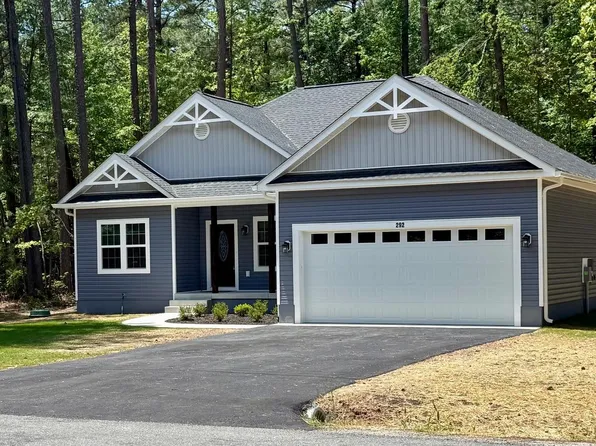 292 Currioman Dr, Montross, VA 22520