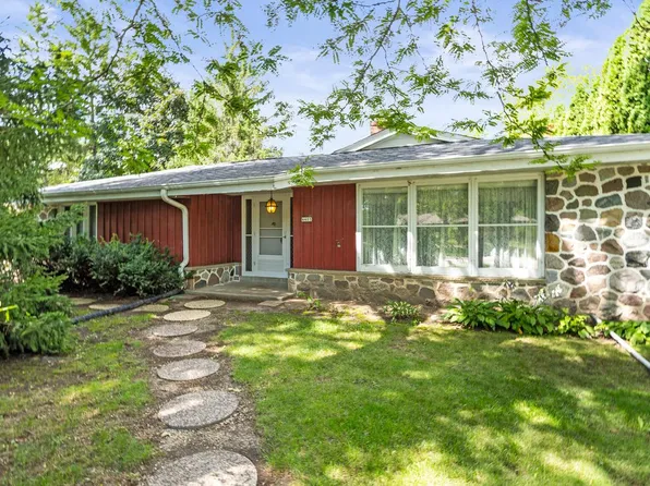 4405 North 110th STREET, Wauwatosa, WI 53225