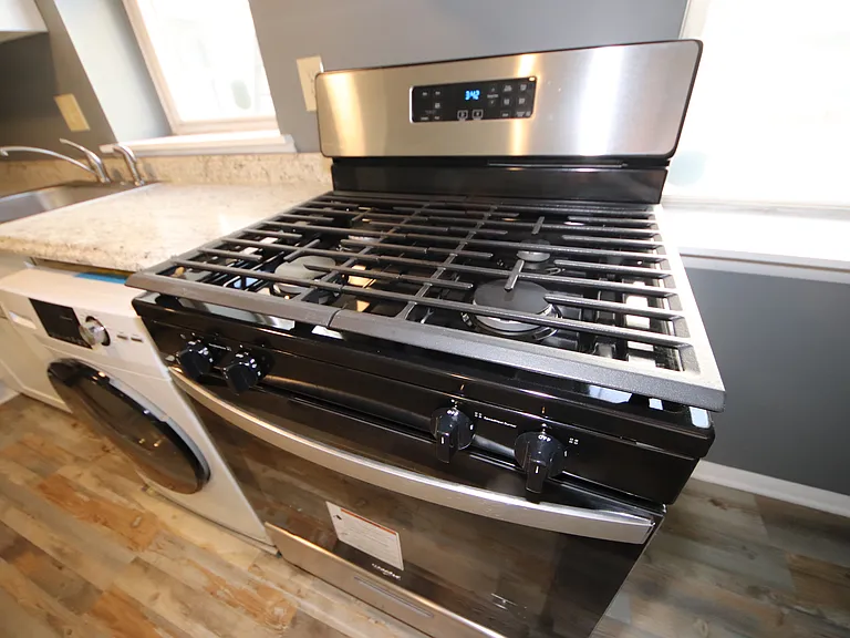 17 E Centre St #4 — Photo 5