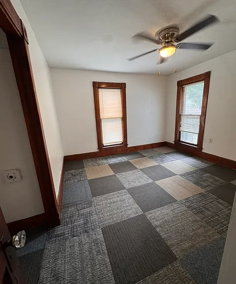1111 SW Western Ave — Photo 3